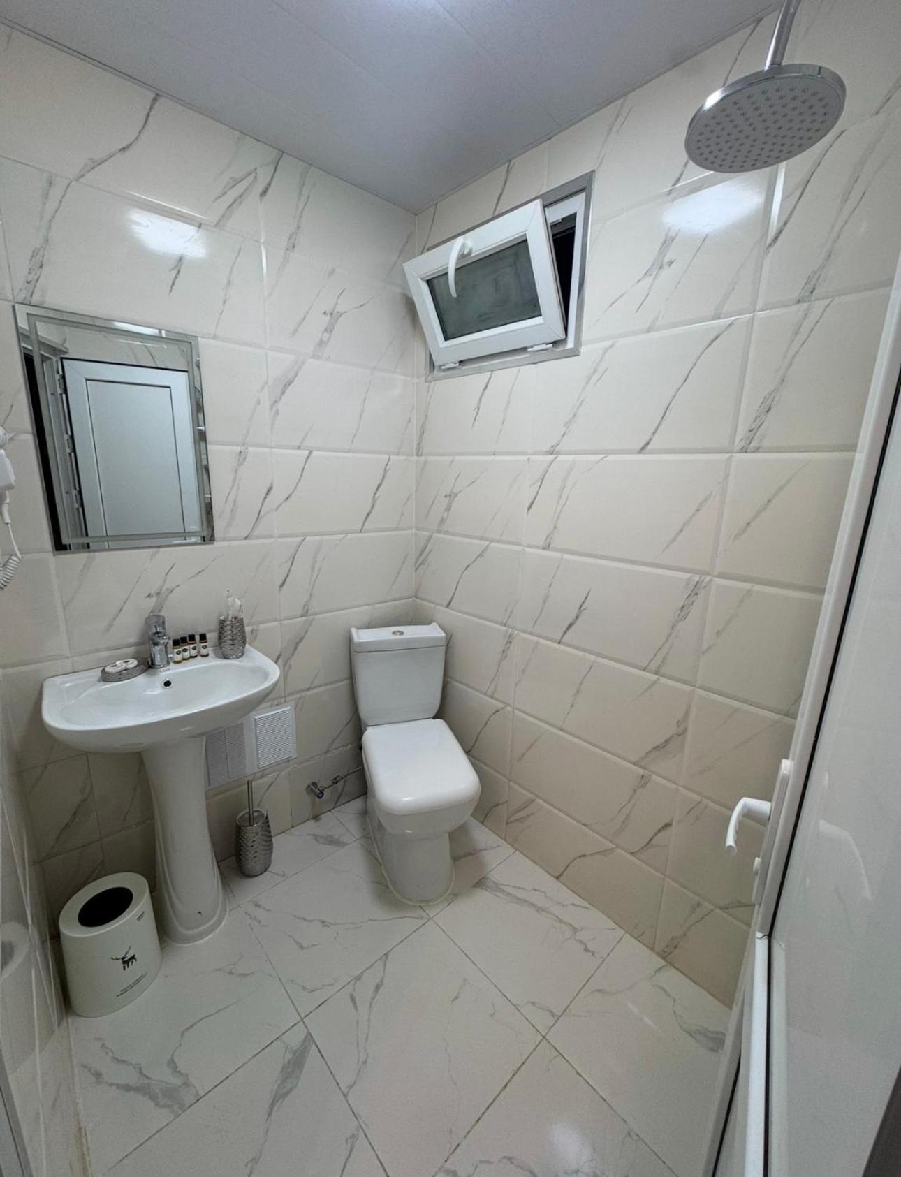 Hotel Sairme Glampings Habitación foto